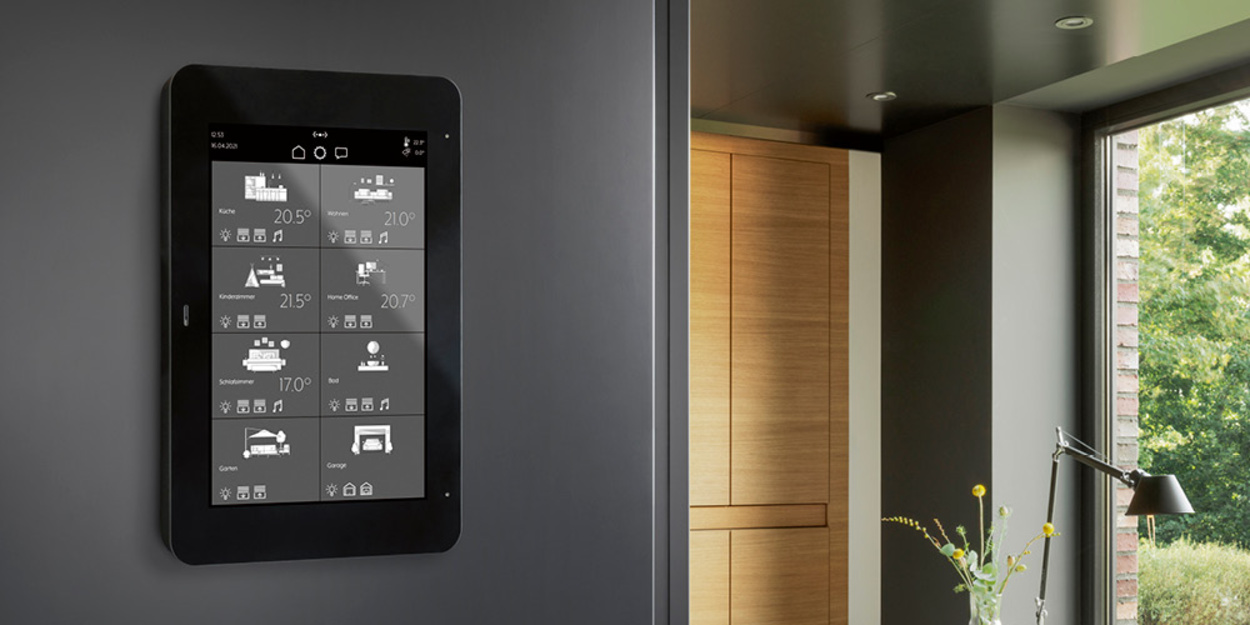 JUNG Smart Panel 8 bei Elektrotechnik Schlesier in Frauenstein